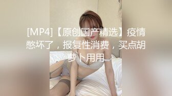 母女双飞闹元宵的!