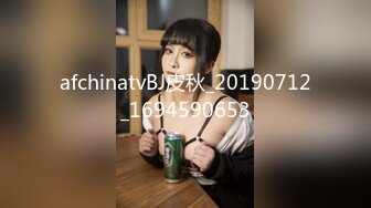 后入大屁股女友  拍打大屁股 高频率抽插