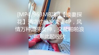 外语系文静小仙女 尿尿都如此文静，为了防止尿偏了 用纸巾夹在大腿侧，细节处理的好 爱爱一定很舒服!