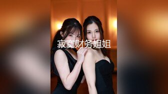 澡堂子紧盯一位身材苗条的美女泡汤