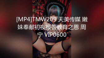 金牌女主播御姐小茉莉一次意外下的漏全臉直播，情趣內衣襯托極品大奶，自慰騷逼特寫浪叫呻吟，值得收藏