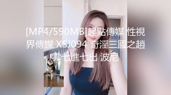 黑框眼镜御姐范新人美女，黄瓜抽插无毛骚穴，双指猛扣白浆四溅