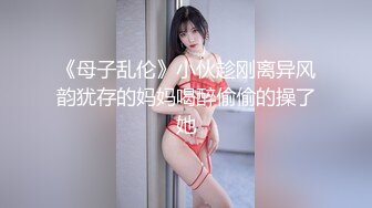 【新片速遞】 3P男：好吃吗，晚上没吃饭呢，不舒服，我要放屁。 女：好吃，再说话我给你咬掉，舔得你舒服吗，打死你，这是楼下烧烤店的老板！[26M/01:01]