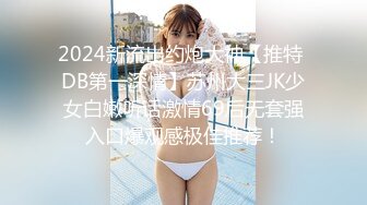 商场女厕偷拍 高跟制服美女尿尿 (1)